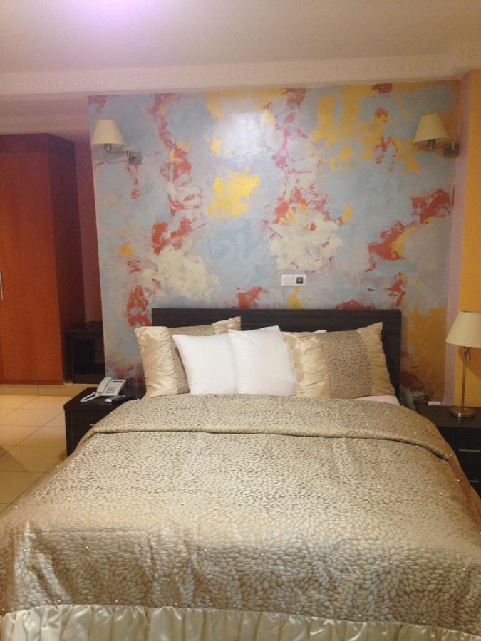 Noubou International Hotel Douala Dış mekan fotoğraf