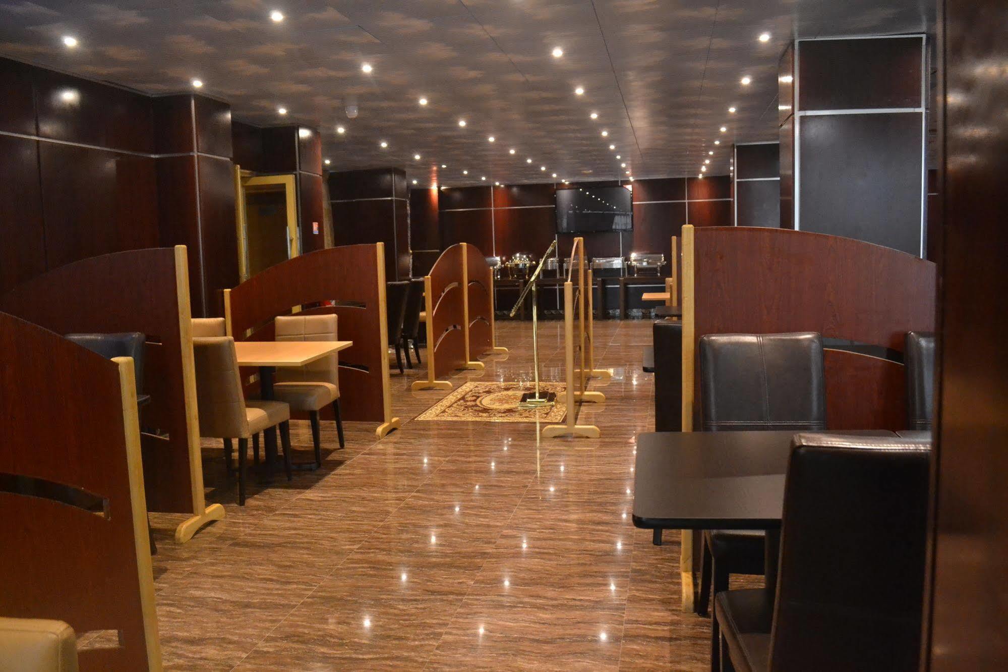 Noubou International Hotel Douala Dış mekan fotoğraf