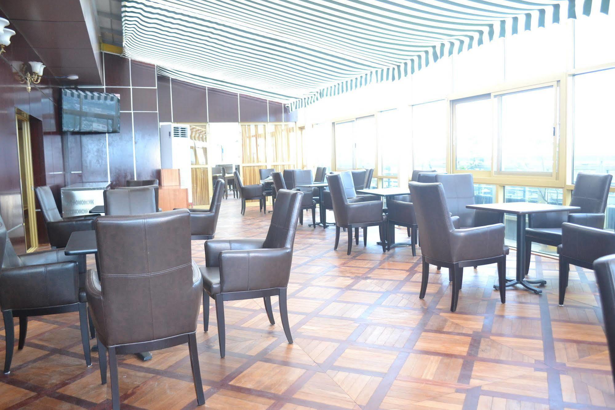 Noubou International Hotel Douala Dış mekan fotoğraf