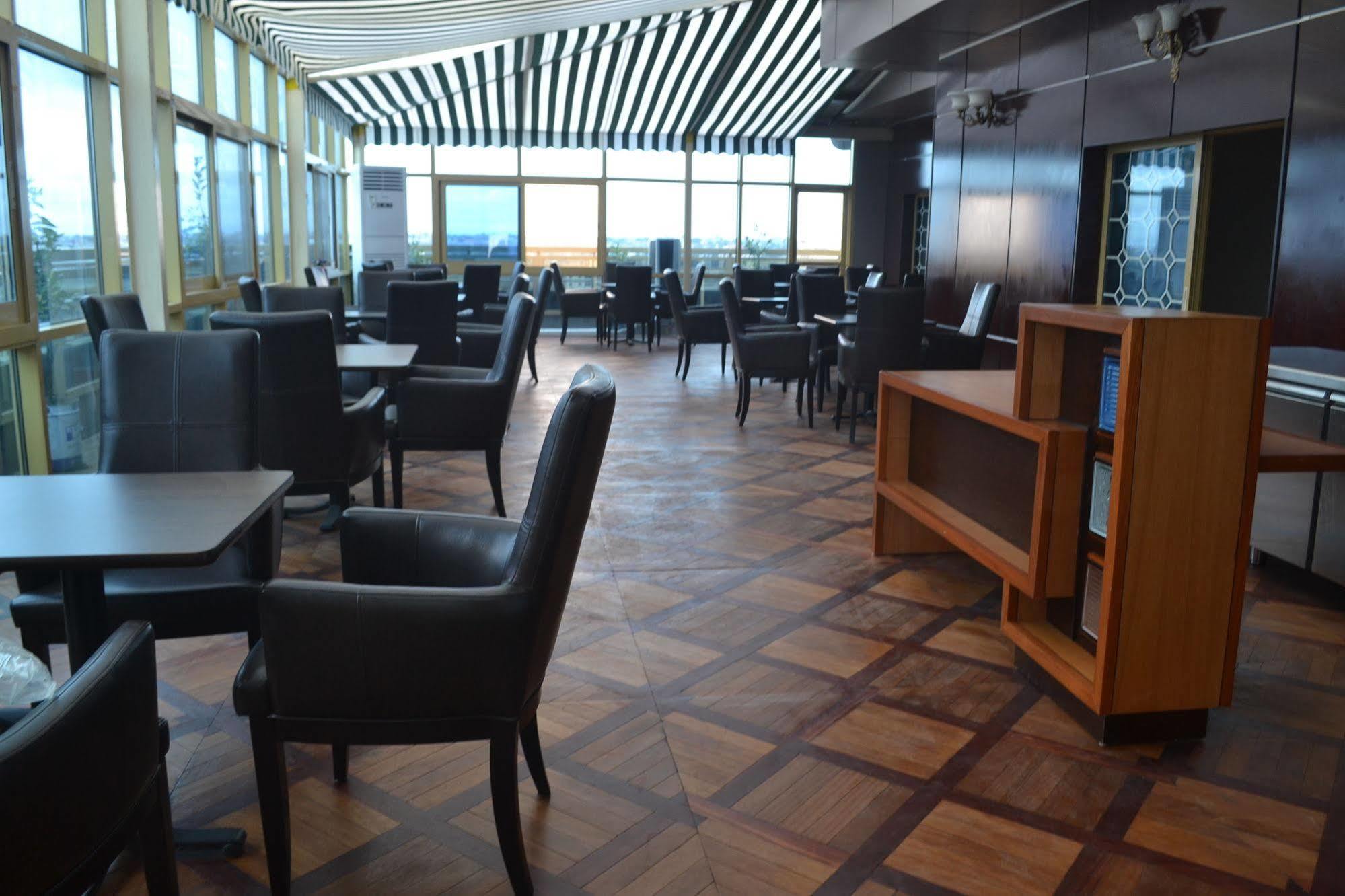 Noubou International Hotel Douala Dış mekan fotoğraf