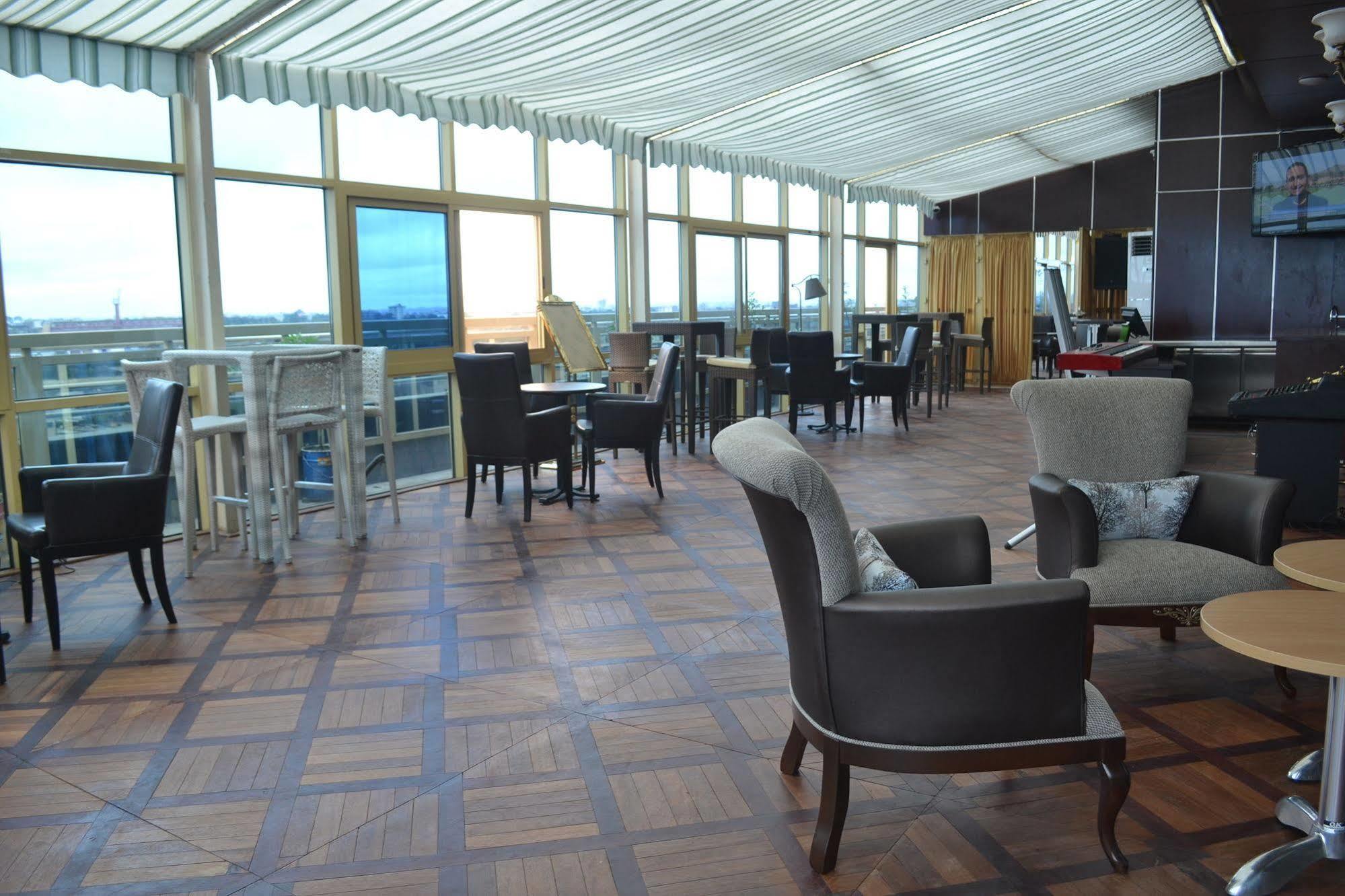 Noubou International Hotel Douala Dış mekan fotoğraf